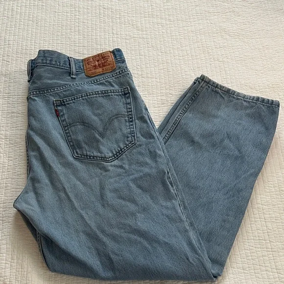 Levi's Men's Relaxed Fit Denim Jeans - Classic Blue - Picture 3 of 5